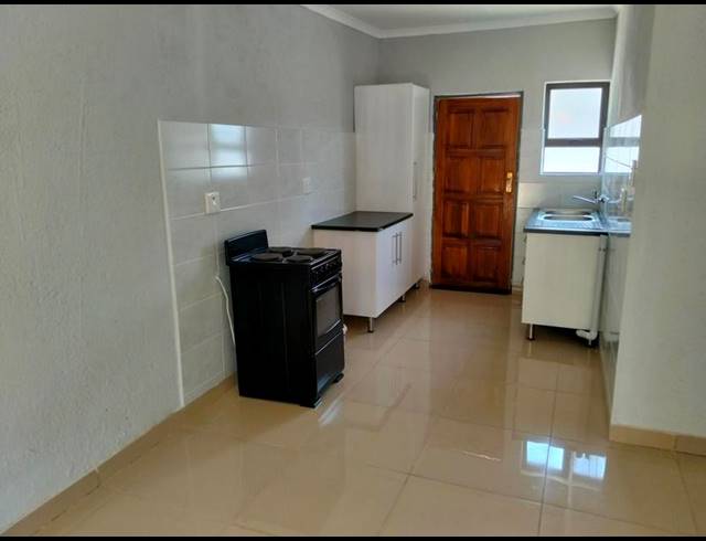 2 BEDROOM PROPERTY TO RENT IN CHROOM PARK